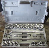 21 Piece socket wrench 3/4" drive. Sizes 7/8"-2"