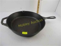 LODGE CAST IRON SKILLET