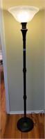 METAL FLOOR LAMP W/GLASS SHADE