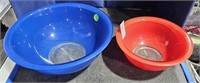 2 Pyrex Clear Bottom Glass Blue/ Red Bowls