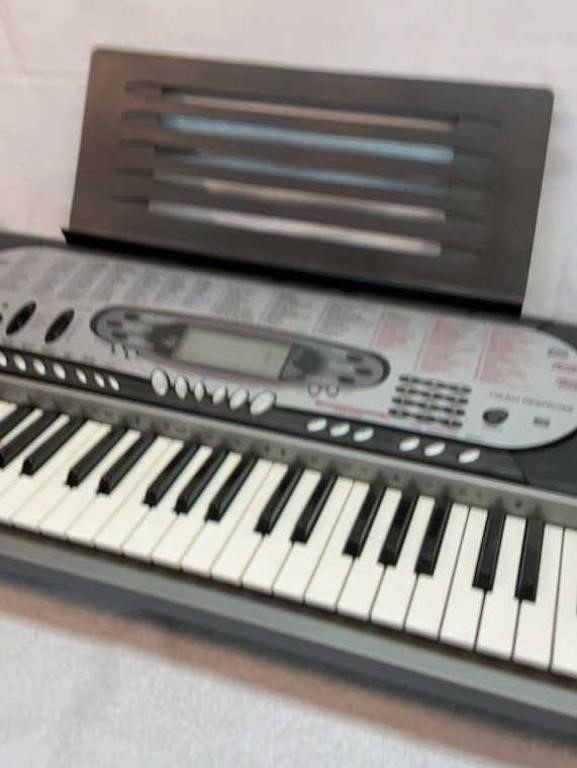 Casio keyboard CTK-573