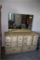 Vintage blonde dresser w/mirror