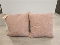 2PC THROW PILLOWS