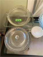 LOT: Glass Bakingwares