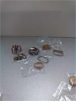 7 costume jewelry bracelets. Beaded, crystals,