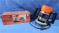 Black & Decker 1.25HP Router & Router Guide