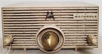 Vintage Motorola Model 56H Radio