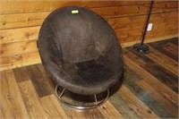 Swivel Lounge Chair