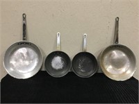 (2) 10 1/2 inch Pans & (2) 7 1/2 inch Pans