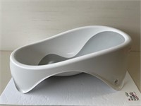 Angel care plastic baby bathtub 28x14x11in