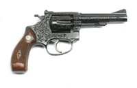 Lot: 291 - S&W Engraved 1953 22/32 Kit Gun -.22 LR