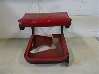 Snap-On JC24 Padded Rolling Stool - As is/Tray is