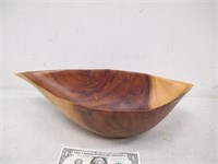 Nice Eyelid Shaped Wooden Serving Bowl