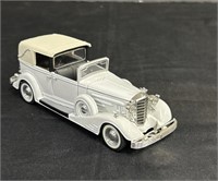 1933 Cadillac Town Car, die-cast