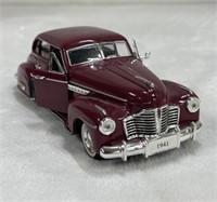1941 Buick Sedan die-cast - Right door does not