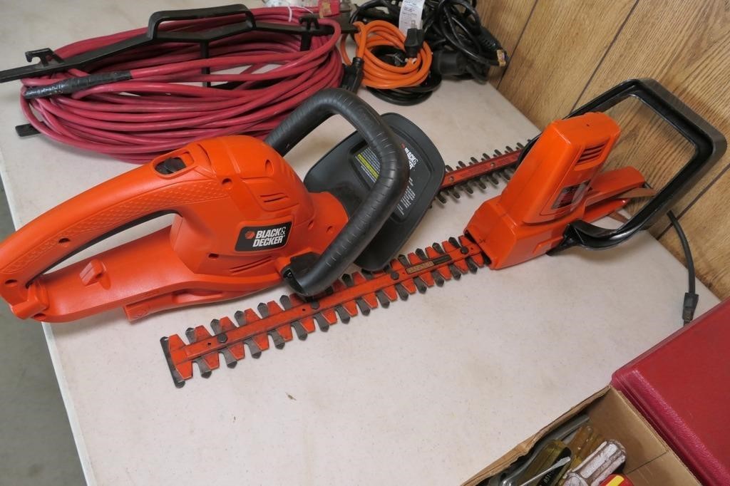 2 Hedge Trimmers