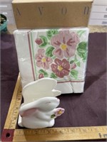 NOS Avon bunny napkin holder with napkins