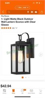 Outdoor wall sconce