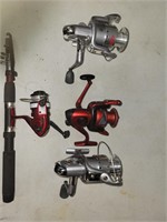 adjustable fishing pole and wheels