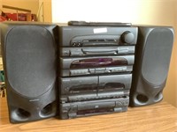 Working Kenwood Stereo system w speakers