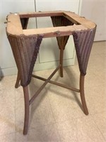 Wicker table base good condition no top