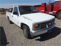 1989 Chevy 1500 Pickup with Tommy Lift Gate