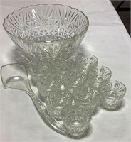 Glass punch bowl w/ 10 cups