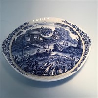 BLUE & WHITE COVERED SERVING DISH