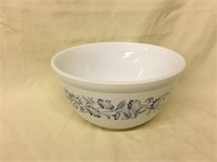 Pyrex BLUE DAISY COLONIAL MIST Mixing Bowl