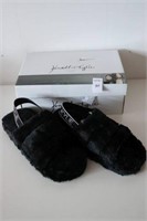 KENDALL + KYLIE WOMENS SLIPPERS SIZE 9