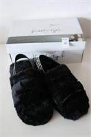 KENDALL + KYLIE WOMENS SLIPPERS SIZE 9