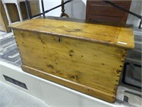 MIXED WOOD LIDDED CHEST