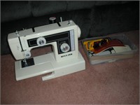 RICCAR Sewing Machine