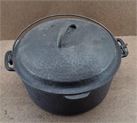Cast Iron Bean Pot / Dutch Oven
