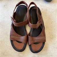 Brown Ecco Light Sandals w/Velcro Closure