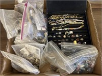 LARGE LOT OF JEWLERY