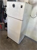 GE apartment size fridge freezer combo