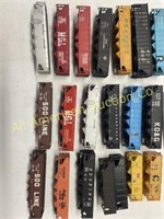 20 HO scale railroad cars, all are missing trucks
