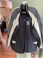 XL INSULATED NHL PITTSBURGH PENGUIN JACKET HAS