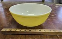 Vintage Pyrex Primary Yellow Mixing Bowl #404