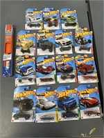 Lot of 15 New Hot Wheels Cars&4ft. Track
