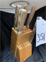 WOOD KNIFE BLOCK W/ 5 KNIVES