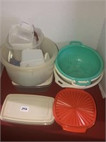 Misc tupperware and storage containers