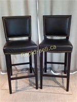 Tasteful and Elegant Bar Style Chairs