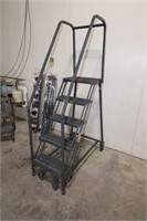Rolling Warehouse Ladder - 5 Step