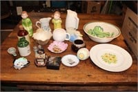 Miscellaneous vintage ceramic items figurines