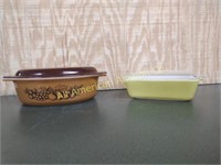 TWO VINTAGE PYREX DISHES WITH LIDS