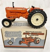 1/16 Allis-Chalmers D19 Tractor w/Box,1990