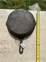 Cast Iron Skillet- sizes in pics