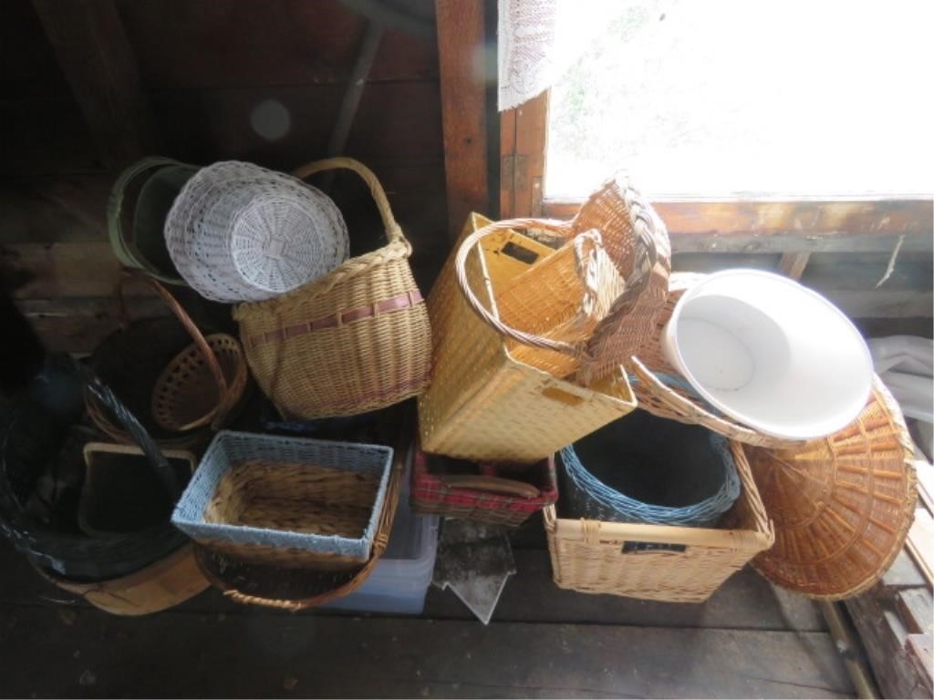 BASKETS AND TOTES